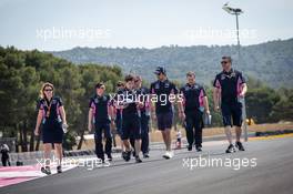 Lance Stroll (CDN) Racing Point F1 Team walks the circuit with the team. 20.06.2019. Formula 1 World Championship, Rd 8, French Grand Prix, Paul Ricard, France, Preparation Day.