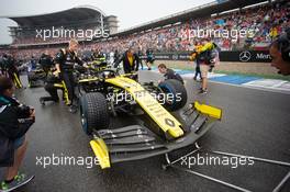 Nico Hulkenberg (GER) Renault F1 Team RS19 on the grid. 28.07.2019. Formula 1 World Championship, Rd 11, German Grand Prix, Hockenheim, Germany, Race Day.