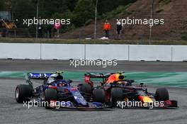 Alexander Albon (THA) Scuderia Toro Rosso STR14 and Pierre Gasly (FRA) Red Bull Racing RB15 battle for position. 28.07.2019. Formula 1 World Championship, Rd 11, German Grand Prix, Hockenheim, Germany, Race Day.