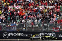 Nico Hulkenberg (GER) Renault F1 Team RS19 crashed out of the race. 28.07.2019. Formula 1 World Championship, Rd 11, German Grand Prix, Hockenheim, Germany, Race Day.