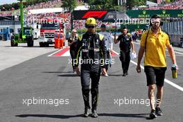Daniel Ricciardo (AUS) Renault F1 Team on the grid. 04.08.2019. Formula 1 World Championship, Rd 12, Hungarian Grand Prix, Budapest, Hungary, Race Day.