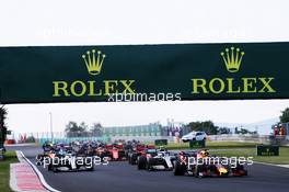 Max Verstappen (NLD) Red Bull Racing RB15 leads at the start of the race. 04.08.2019. Formula 1 World Championship, Rd 12, Hungarian Grand Prix, Budapest, Hungary, Race Day.