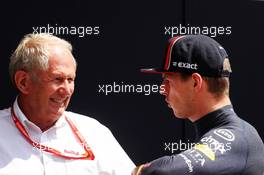 (L to R): Dr Helmut Marko (AUT) Red Bull Motorsport Consultant with Max Verstappen (NLD) Red Bull Racing. 03.08.2019. Formula 1 World Championship, Rd 12, Hungarian Grand Prix, Budapest, Hungary, Qualifying Day.