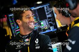 Daniel Ricciardo (AUS) Renault F1 Team with Karel Loos (BEL) Renault F1 Team Race Engineer. 06.09.2019. Formula 1 World Championship, Rd 14, Italian Grand Prix, Monza, Italy, Practice Day.