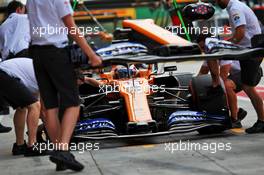 Carlos Sainz Jr (ESP) McLaren MCL34 - front wing change. 07.09.2019. Formula 1 World Championship, Rd 14, Italian Grand Prix, Monza, Italy, Qualifying Day.