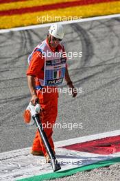 Flag marshal. 07.09.2019. Formula 1 World Championship, Rd 14, Italian Grand Prix, Monza, Italy, Qualifying Day.