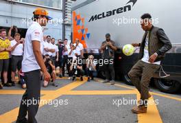 Pierre-Emerick Aubameyang (GAB) Arsenal Football Player with Carlos Sainz Jr (ESP) McLaren. 07.09.2019. Formula 1 World Championship, Rd 14, Italian Grand Prix, Monza, Italy, Qualifying Day.