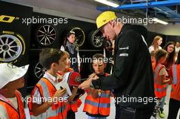 Nico Hulkenberg (GER) Renault F1 Team with grid kids on the drivers parade. 08.09.2019. Formula 1 World Championship, Rd 14, Italian Grand Prix, Monza, Italy, Race Day.