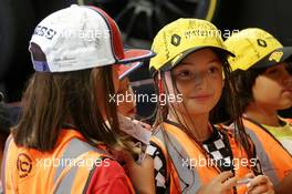 Grid kids on the drivers parade - Renault F1 Team cap. 08.09.2019. Formula 1 World Championship, Rd 14, Italian Grand Prix, Monza, Italy, Race Day.