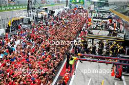 Fans in the pit lane outside the Renault F1 Team garage. 05.09.2019. Formula 1 World Championship, Rd 14, Italian Grand Prix, Monza, Italy, Preparation Day.