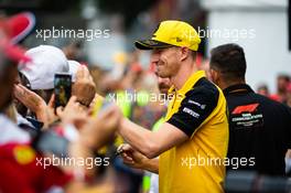 Nico Hulkenberg (GER) Renault F1 Team signs autographs for the fans. 05.09.2019. Formula 1 World Championship, Rd 14, Italian Grand Prix, Monza, Italy, Preparation Day.
