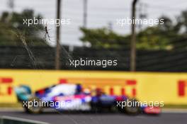 Naoki Yamamoto (JPN) Scuderia Toro Rosso STR14 passing a spider. 11.10.2019. Formula 1 World Championship, Rd 17, Japanese Grand Prix, Suzuka, Japan, Practice Day.