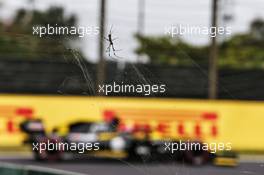 Daniel Ricciardo (AUS) Renault F1 Team RS19 passing a spider. 11.10.2019. Formula 1 World Championship, Rd 17, Japanese Grand Prix, Suzuka, Japan, Practice Day.
