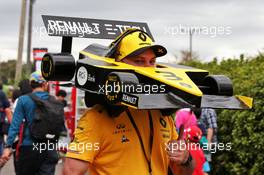 Circuit atmosphere - Renault F1 Team fan. 11.10.2019. Formula 1 World Championship, Rd 17, Japanese Grand Prix, Suzuka, Japan, Practice Day.