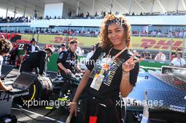 Crystal Kay (JPN) Singer, on the grid. 13.10.2019. Formula 1 World Championship, Rd 17, Japanese Grand Prix, Suzuka, Japan, Sunday.