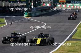 Daniel Ricciardo (AUS) Renault F1 Team RS19 and Kevin Magnussen (DEN) Haas VF-19 battle for position. 13.10.2019. Formula 1 World Championship, Rd 17, Japanese Grand Prix, Suzuka, Japan, Sunday.