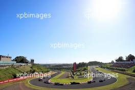 Nico Hulkenberg (GER) Renault F1 Team RS19 at the start of the race. 13.10.2019. Formula 1 World Championship, Rd 17, Japanese Grand Prix, Suzuka, Japan, Sunday.