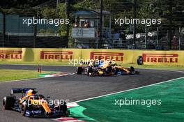 Alexander Albon (THA) Red Bull Racing RB15 and Lando Norris (GBR) McLaren MCL34 make contact. 13.10.2019. Formula 1 World Championship, Rd 17, Japanese Grand Prix, Suzuka, Japan, Sunday.