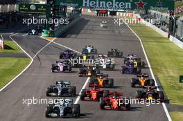 Valtteri Bottas (FIN) Mercedes AMG F1 W10 leads at the start of the race. 13.10.2019. Formula 1 World Championship, Rd 17, Japanese Grand Prix, Suzuka, Japan, Sunday.