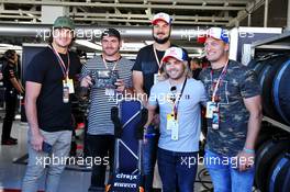 Members of the South African rugby team with Red Bull Racing. 13.10.2019. Formula 1 World Championship, Rd 17, Japanese Grand Prix, Suzuka, Japan, Sunday.