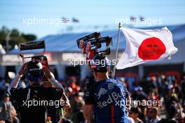 Circuit atmosphere - Fans in the Fan Zone. 13.10.2019. Formula 1 World Championship, Rd 17, Japanese Grand Prix, Suzuka, Japan, Sunday.
