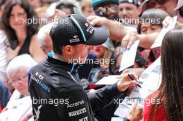 Robert Kubica (POL) Williams Racing signs autographs for the fans. 24.05.2019. Formula 1 World Championship, Rd 6, Monaco Grand Prix, Monte Carlo, Monaco, Friday.