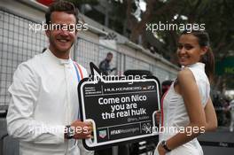 Grid boy and girl. 26.05.2019. Formula 1 World Championship, Rd 6, Monaco Grand Prix, Monte Carlo, Monaco, Race Day.