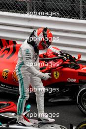 Race winner Lewis Hamilton (GBR) Mercedes AMG F1 W10 celebrates in parc ferme with second placed Sebastian Vettel (GER) Ferrari SF90. 26.05.2019. Formula 1 World Championship, Rd 6, Monaco Grand Prix, Monte Carlo, Monaco, Race Day.
