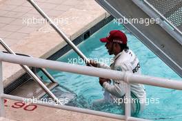 Race winner Lewis Hamilton (GBR) Mercedes AMG F1 celebrates in the swimming pool. 26.05.2019. Formula 1 World Championship, Rd 6, Monaco Grand Prix, Monte Carlo, Monaco, Race Day.