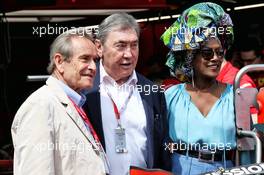 Jacky Ickx (BEL) (Left) with his wife Khadja Nin (BUR) (Right) and Eddy Merckx (BEL) Former Cyclist. 25.05.2019. Formula 1 World Championship, Rd 6, Monaco Grand Prix, Monte Carlo, Monaco, Qualifying Day.