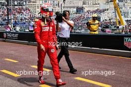 Sebastian Vettel (GER) Ferrari returns to the pits after crashing in the third practice session. 25.05.2019. Formula 1 World Championship, Rd 6, Monaco Grand Prix, Monte Carlo, Monaco, Qualifying Day.