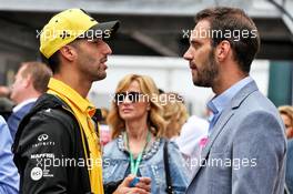 (L to R): Daniel Ricciardo (AUS) Renault F1 Team with Jean-Eric Vergne (FRA) Ferrari SF15-T Test Driver. 26.05.2019. Formula 1 World Championship, Rd 6, Monaco Grand Prix, Monte Carlo, Monaco, Race Day.