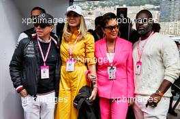 (L to R): Tommy Hilfiger (USA); Dee Hilfiger (USA); Kris Jenner (USA); Corey Gamble (USA). 26.05.2019. Formula 1 World Championship, Rd 6, Monaco Grand Prix, Monte Carlo, Monaco, Race Day.