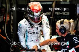 Lewis Hamilton (GBR) Mercedes AMG F1 W10 and Angela Cullen (NZL) Mercedes AMG F1 Physiotherapist. 23.05.2019. Formula 1 World Championship, Rd 6, Monaco Grand Prix, Monte Carlo, Monaco, Practice Day.