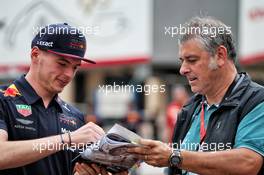 Max Verstappen (NLD) Red Bull Racing signs autographs for the fans. 22.05.2019. Formula 1 World Championship, Rd 6, Monaco Grand Prix, Monte Carlo, Monaco, Preparation Day.