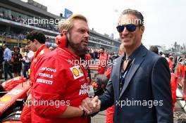 Gino Rosato (CDN) Ferrari with Carlos Slim Domit (MEX) Chairman of America Movil on the grid. 27.10.2019. Formula 1 World Championship, Rd 18, Mexican Grand Prix, Mexico City, Mexico, Race Day.