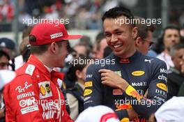 Charles Leclerc (MON) Ferrari SF90 and Alexander Albon (THA) Red Bull Racing. 27.10.2019. Formula 1 World Championship, Rd 18, Mexican Grand Prix, Mexico City, Mexico, Race Day.