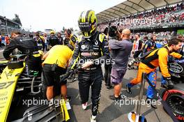 Nico Hulkenberg (GER) Renault F1 Team RS19 on the grid. 27.10.2019. Formula 1 World Championship, Rd 18, Mexican Grand Prix, Mexico City, Mexico, Race Day.