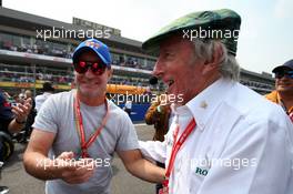 (L to R): Rubens Barrichello (BRA) with John Yates (GBR) London Metropolitan Police Service Former Assistant Commissioner and Bahrain Police Force Advisor on the grid. 27.10.2019. Formula 1 World Championship, Rd 18, Mexican Grand Prix, Mexico City, Mexico, Race Day.