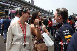 (L to R): Ellie Norman, F1 Director of Marketing and Communications with Amanda Newey (GBR) and Christian Horner (GBR) Red Bull Racing Team Principal on the grid. 27.10.2019. Formula 1 World Championship, Rd 18, Mexican Grand Prix, Mexico City, Mexico, Race Day.