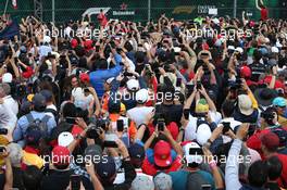 F1 Fans on their phones during the podium. 27.10.2019. Formula 1 World Championship, Rd 18, Mexican Grand Prix, Mexico City, Mexico, Race Day.
