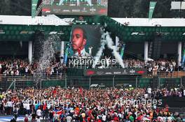 Race winner Lewis Hamilton (GBR) Mercedes AMG F1 celebrates on the podium. 27.10.2019. Formula 1 World Championship, Rd 18, Mexican Grand Prix, Mexico City, Mexico, Race Day.