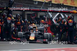 Alexander Albon (THA), Red Bull Racing during pitstop 27.10.2019. Formula 1 World Championship, Rd 18, Mexican Grand Prix, Mexico City, Mexico, Race Day.