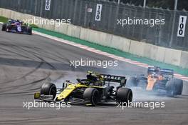 Nico Hulkenberg (GER) Renault F1 Team RS19 locks up under braking. 27.10.2019. Formula 1 World Championship, Rd 18, Mexican Grand Prix, Mexico City, Mexico, Race Day.