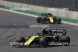 Daniel Ricciardo (AUS) Renault Sport F1 Team RS19 leads Nico Hulkenberg (GER) Renault Sport F1 Team RS19. 27.10.2019. Formula 1 World Championship, Rd 18, Mexican Grand Prix, Mexico City, Mexico, Race Day.