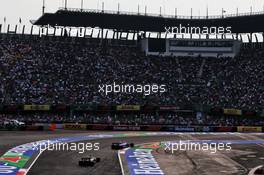Sergio Perez (MEX) Racing Point F1 Team RP19 leads Daniel Ricciardo (AUS) Renault F1 Team RS19. 27.10.2019. Formula 1 World Championship, Rd 18, Mexican Grand Prix, Mexico City, Mexico, Race Day.