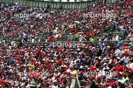 Circuit atmosphere - fans in the grandstand. 26.10.2019. Formula 1 World Championship, Rd 18, Mexican Grand Prix, Mexico City, Mexico, Qualifying Day.