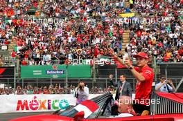 Charles Leclerc (MON) Ferrari on the drivers parade. 27.10.2019. Formula 1 World Championship, Rd 18, Mexican Grand Prix, Mexico City, Mexico, Race Day.