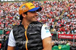 Carlos Sainz Jr (ESP) McLaren on the drivers parade. 27.10.2019. Formula 1 World Championship, Rd 18, Mexican Grand Prix, Mexico City, Mexico, Race Day.