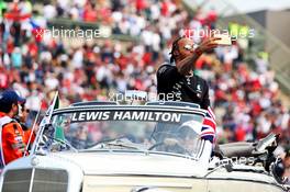 Lewis Hamilton (GBR) Mercedes AMG F1 on the drivers parade. 27.10.2019. Formula 1 World Championship, Rd 18, Mexican Grand Prix, Mexico City, Mexico, Race Day.
